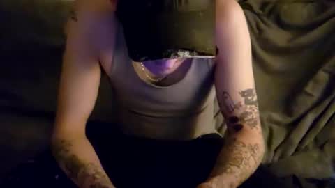 Snapshot of twistedblizzy chatting on January 2025 10:22:01 PM TwistedBlizzy online show from January 2025 10:22:01 PM