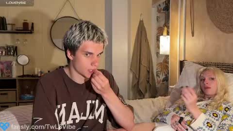 Molly and Nick online show from April 2026 01:42:02 AM