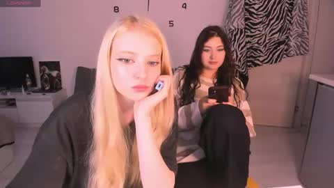 Jessy  Olivia online show from July 2026 04:31:01 PM