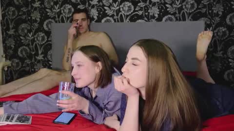 Ani  Isa  Joni online show from February 2026 08:49:02 PM