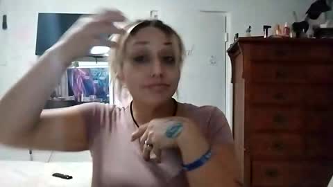 Snapshot of twocrazy85 chatting on November 2025 10:04:02 AM Twocrazy85 online show from November 2025 10:04:02 AM
