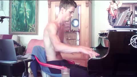 TobeBritta online show from November 2025 03:10:02 PM