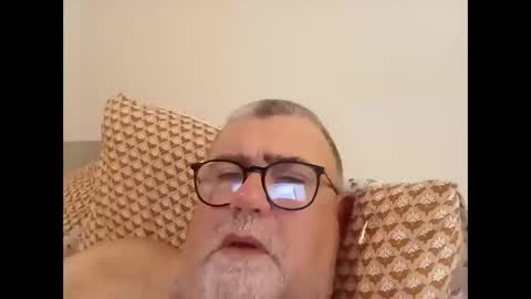 Snapshot of twohats2810 chatting on December 2025 07:08:02 PM twohats2810 online show from December 2025 07:08:02 PM