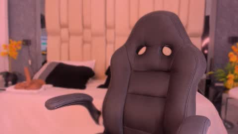  TYLA  online show from October 2025 03:36:02 AM