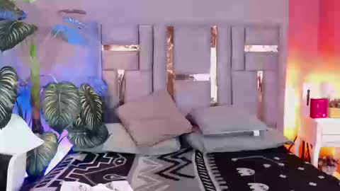 tyla_ks online show from September 2025 08:03:01 PM