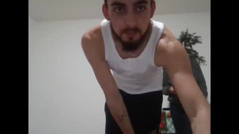 Snapshot of tyler07xxx chatting on December 2025 01:36:01 AM EmmaTyler online show from December 2025 01:36:01 AM