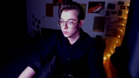Snapshot of tyler_bergg chatting on May 2026 01:00:01 AM tyler berg online show from May 2026 01:00:01 AM