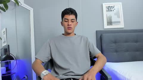 Tyler Fox online show from October 2025 08:24:02 PM