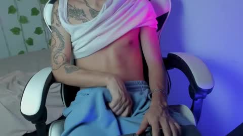 Snapshot of tyler_garcia_ chatting on February 2025 02:04:02 PM Tyler Garcia online show from February 2025 02:04:02 PM