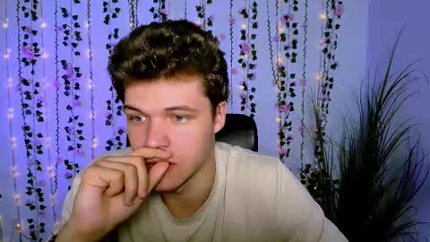 tyler_sparks_ online show from September 2025 06:42:01 PM