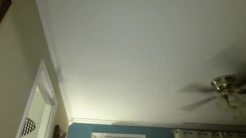 Snapshot of tylermizzan123 chatting on December 2024 09:01:01 PM tylermizzan123 online show from December 2024 09:01:01 PM