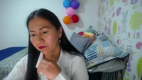 Snapshot of tyna_b chatting on June 2026 04:46:02 PM Tyna online show from June 2026 04:46:02 PM