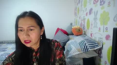 Snapshot of tyna_b chatting on June 2026 06:06:02 PM Tyna online show from June 2026 06:06:02 PM