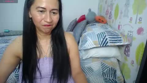 Snapshot of tyna_b chatting on June 2026 03:03:02 PM Tyna online show from June 2026 03:03:02 PM
