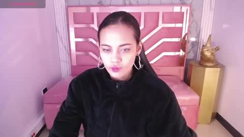 Snapshot of tyna_ch chatting on December 2024 10:38:02 AM TYNA online show from December 2024 10:38:02 AM