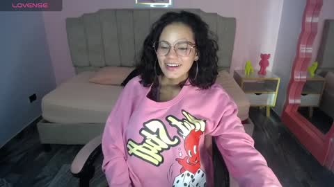 Snapshot of tyna_ch chatting on December 2024 01:47:02 AM TYNA online show from December 2024 01:47:02 AM