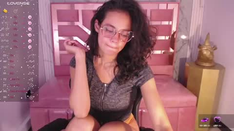 Snapshot of tyna_ch chatting on January 2025 08:48:01 PM TYNA online show from January 2025 08:48:01 PM