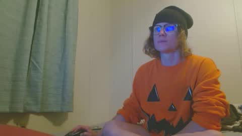 Snapshot of tyyyler93 chatting on December 2024 05:05:02 AM TylerAlternative online show from December 2024 05:05:02 AM