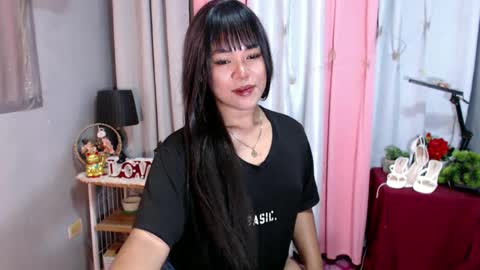 Snapshot of ugly_asianlover chatting on December 2024 04:10:02 PM rechelle online show from December 2024 04:10:02 PM