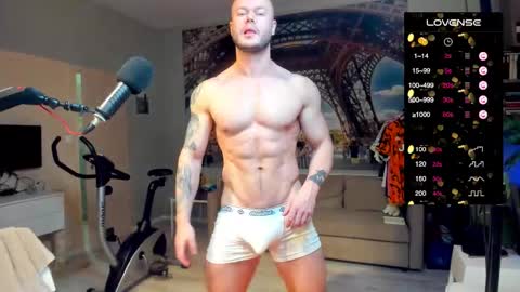 Snapshot of ukgymboy chatting on February 2026 01:17:01 PM James Iron online show from February 2026 01:17:01 PM