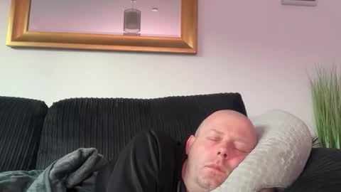 ukmatty3 online show from April 2026 07:07:02 PM