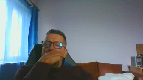 Snapshot of ulmeni4 chatting on December 2024 01:24:02 PM ulmeni4 online show from December 2024 01:24:02 PM