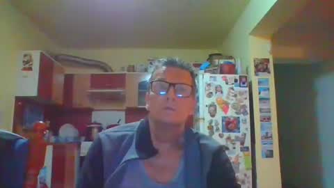 Snapshot of ulmeni4 chatting on April 2026 09:17:02 PM ulmeni4 online show from April 2026 09:17:02 PM