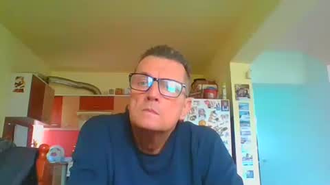 ulmeni4 online show from May 2026 12:22:02 PM