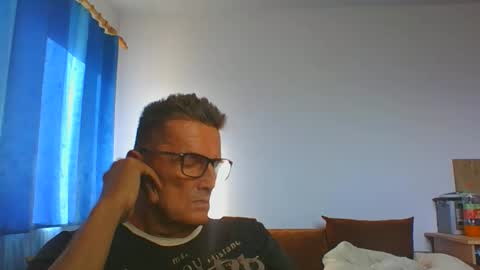ulmeni4 online show from May 2026 03:31:01 PM