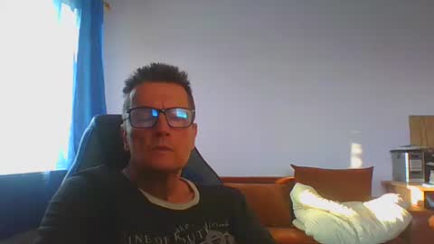 ulmeni4 online show from June 2026 05:17:01 PM