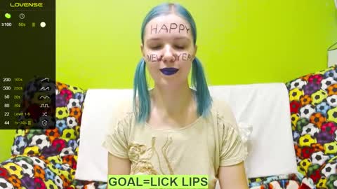 Snapshot of ultra_meow chatting on December 2024 09:19:01 PM Roxy online show from December 2024 09:19:01 PM