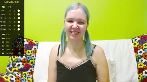 Snapshot of ultra_meow chatting on January 2025 09:45:01 PM Roxy online show from January 2025 09:45:01 PM