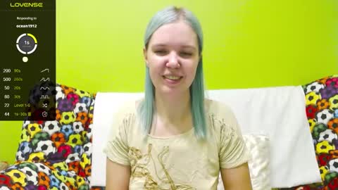 Snapshot of ultra_meow chatting on January 2025 11:43:01 PM Roxy online show from January 2025 11:43:01 PM