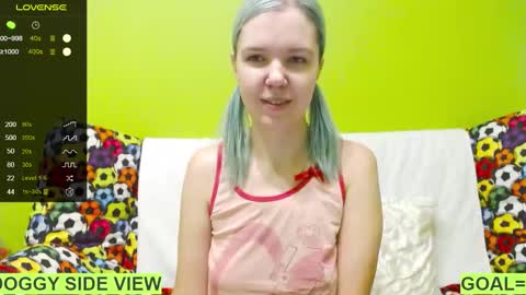 Snapshot of ultra_meow chatting on January 2025 04:50:01 AM Roxy online show from January 2025 04:50:01 AM