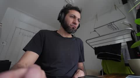 ultratoaster online show from December 2025 05:41:01 PM