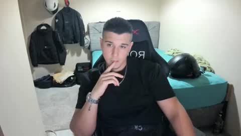 Snapshot of ulxer chatting on July 2026 07:08:02 PM hi im mike tyson - online show from July 2026 07:08:02 PM