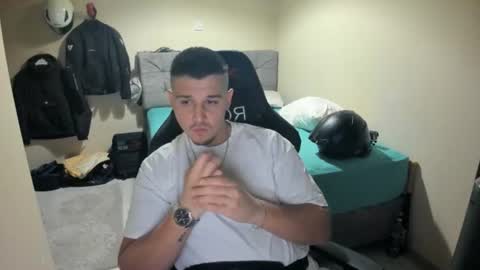 Snapshot of ulxer chatting on July 2026 07:45:01 PM hi im mike tyson - online show from July 2026 07:45:01 PM