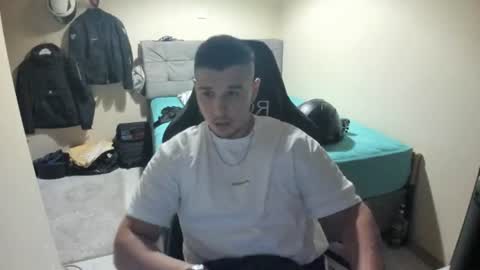 Snapshot of ulxer chatting on July 2026 07:44:01 PM hi im mike tyson - online show from July 2026 07:44:01 PM