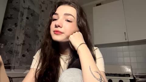 Snapshot of unaberto chatting on December 2025 01:08:01 PM Isobelle lisi online show from December 2025 01:08:01 PM