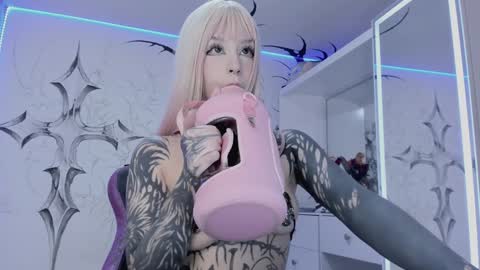 Snapshot of unachimbaherida chatting on February 2025 03:20:01 AM Elle Danielle online show from February 2025 03:20:01 AM