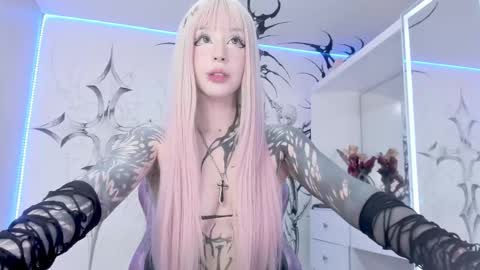 Snapshot of unachimbaherida chatting on February 2025 03:45:02 AM Elle Danielle online show from February 2025 03:45:02 AM