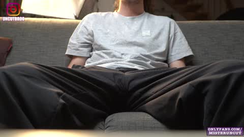 Snapshot of uncutgerman420 chatting on October 2025 09:53:02 PM Mister Uncut online show from October 2025 09:53:02 PM