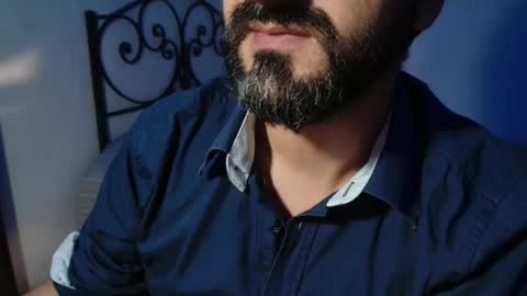 Giov online show from November 2025 07:05:01 PM