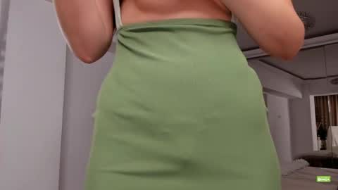 Snapshot of unforgettable_s chatting on April 2026 04:15:01 PM Silvia online show from April 2026 04:15:01 PM