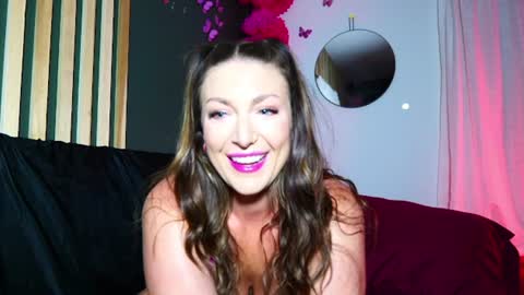 Holly online show from April 2026 02:22:02 AM