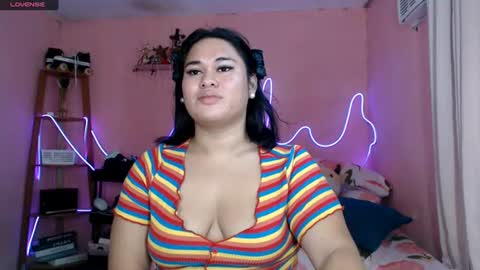 Snapshot of ur_baby_rebbecca chatting on July 2026 12:43:01 AM SINGLE online show from July 2026 12:43:01 AM