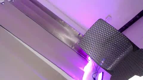 ur_caroline18 online show from October 2025 11:41:02 AM