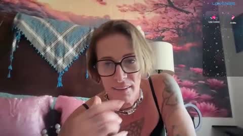 Snapshot of ur_daylee_dose chatting on February 2026 10:35:02 PM Ur Daylee dose online show from February 2026 10:35:02 PM