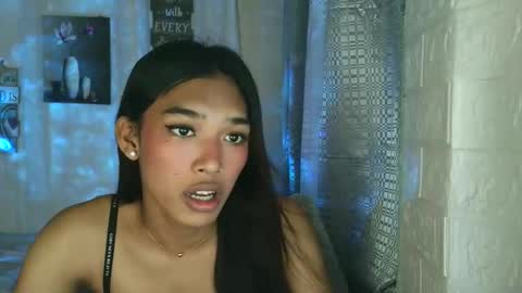 ur_dazzlingmorenaxx online show from December 2025 03:03:02 AM