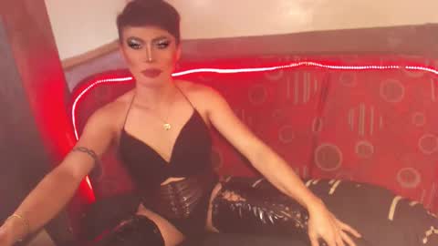 Snapshot of ur_dominatrix chatting on March 2026 05:35:01 AM MISS ANNA online show from March 2026 05:35:01 AM